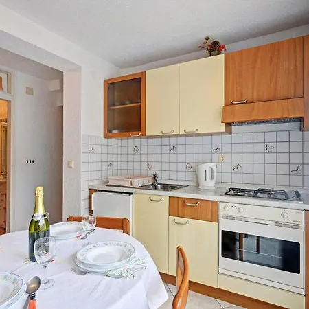 Cozy Alexandra For Relaxed Vacation Guest house