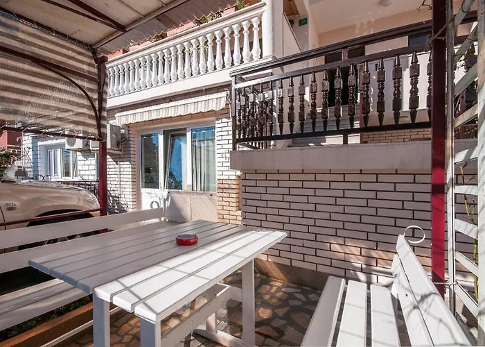 Guest house Cozy Alexandra For Relaxed Vacation