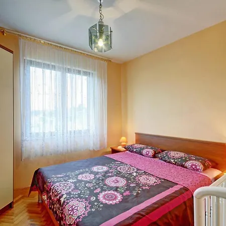 Gasthuis Cozy Alexandra For Relaxed Vacation Pula